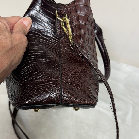 Elegant Brown Crocodile-Embossed Women's Handbag satchel-Crossbody - Picture 7 of 14